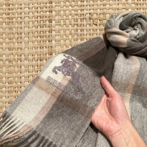 Burberry Scarf - Picture 1 of 3